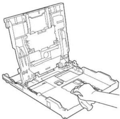 BROTHER DCP-J983N - トレイカバーを開けて用紙トレイから用紙を取り除き、用紙トレイの内側、外側を軽く拭く - 1
