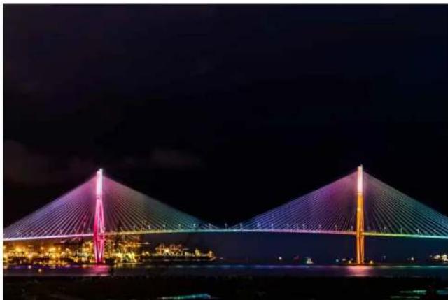 PHILIPS BCS559 - Example 5 Highlighting a well traveled bridge - 1