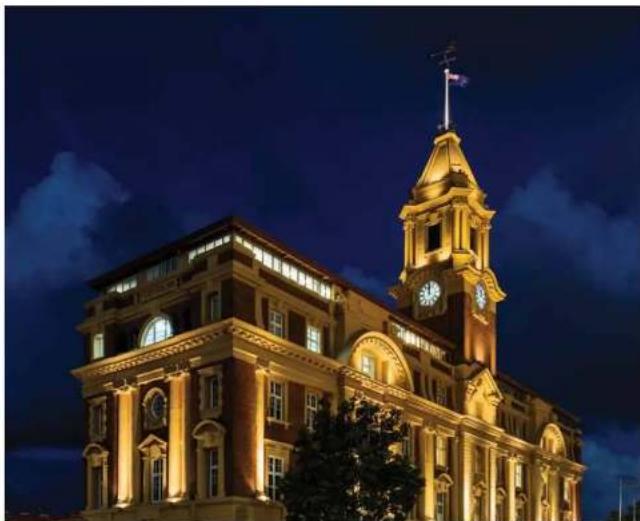 PHILIPS BCS559 - Example 7 Highlighting sandstone and brick architectural features - 1