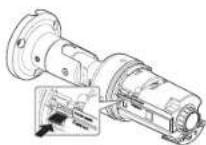 Hanwha QNV-7080R - Einlegen einer Micro SD-Speicherkarte (QNO-7080R) - 3