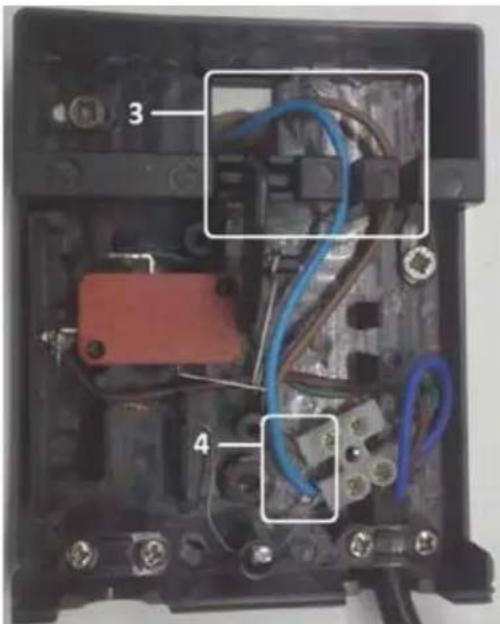 Internal wiring diagram of an electronic device with numbered components and labeled parts