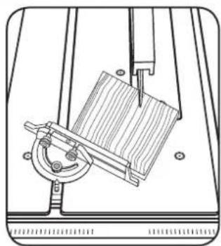 Ozito TBS-254 - Making Cross Cuts - 2