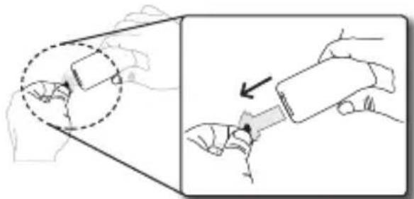 Logik L7IDPF09 - Removing the insulating sheet of remote control - 1