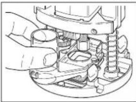 BLACK & DECKER KW800E - FITTING THE VACUUM ADAPTOR - 1