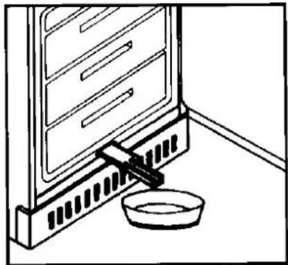Simple line drawing of a kitchen appliance with a bowl and a stand (no text or symbols)