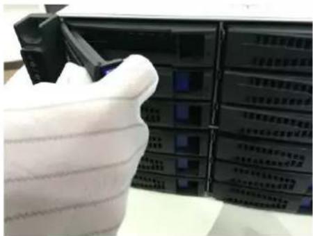 Hikvision DS-A82024D - HDDInstallation - 3
