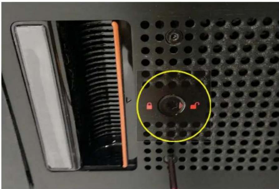 QUANTUM Xcellis QXS-424 - Removing a 5U84 Bezel - 2