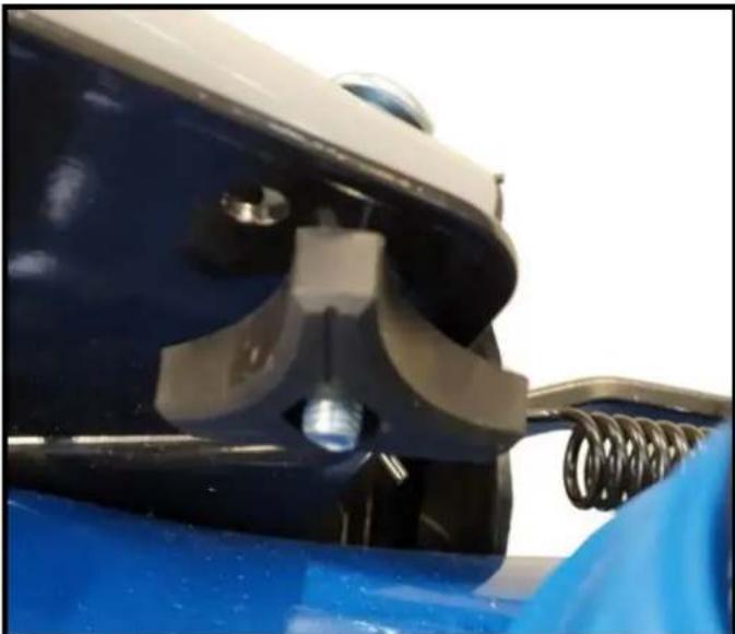 HYUNDAI HYM430SPE - Step 1 : Assemble Handle Bars - 4
