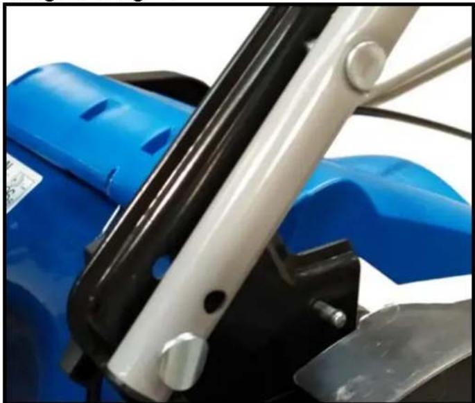 HYUNDAI HYM430SPE - Step 1 : Assemble Handle Bars - 3