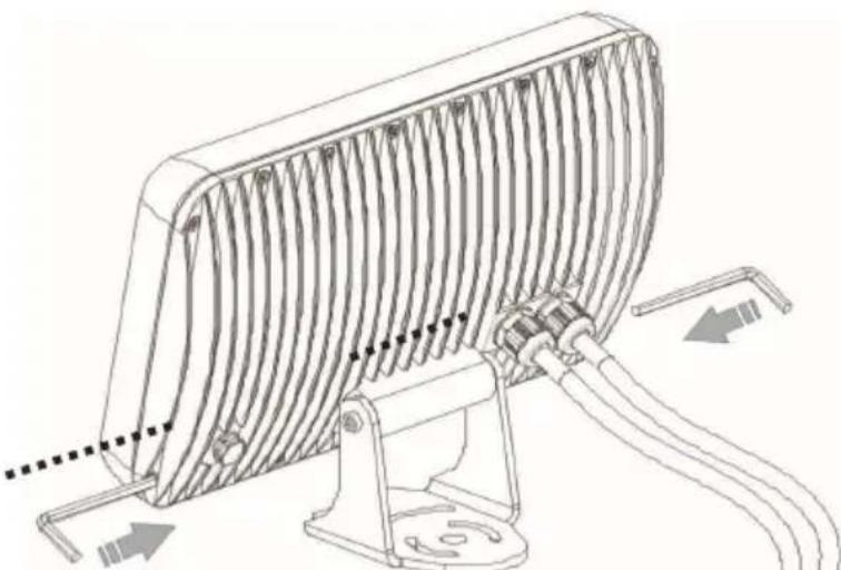MARTIN Tripix 300 - Adjusting the Tripix Wash tilt angle - 1