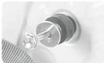 Milectric LV-8D20 - Remove the transport bolts - 3
