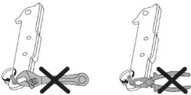 Two identical diagrams showing a tool being adjusted, with no text or symbols present.