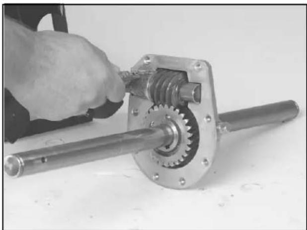 TORO 38062 - Auger Gearbox Service - 4
