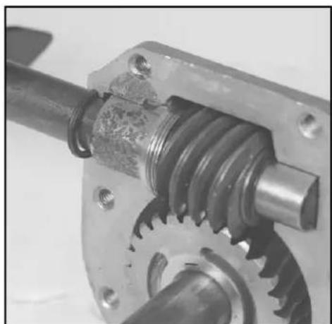 TORO 38062 - AUGER GEARBOX DISASSEMBLY / SERVICE - 4