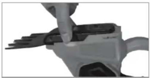 BLAUPUNKT CT2010 - Change from grass blade to hedge blade: - 3