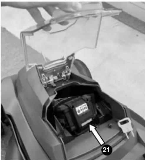 McGregor CLMF4037R - Step 3 - Fitting/Removing the Battery - 1