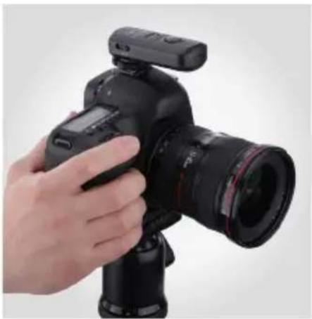 Vello FreeWave Fusion Basic 2.4 GHz - WIRELESSLY TRIGGER A HOT-SHOE FLASH - 3