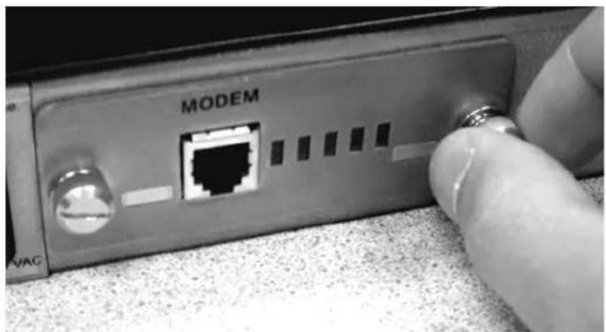 Lantronix SCS820 - Installing a Modem Card - 1