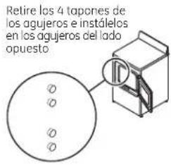 Retire los 4 tapones de los agujeros e instálelos en los agujeros del lado opuesto
