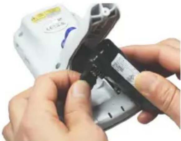 DATALOGIC Joya Touch Plus - Install the Battery - 4
