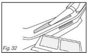 Caple TDF200 - • CLEANING THE CONDENSER HOUSING - 1