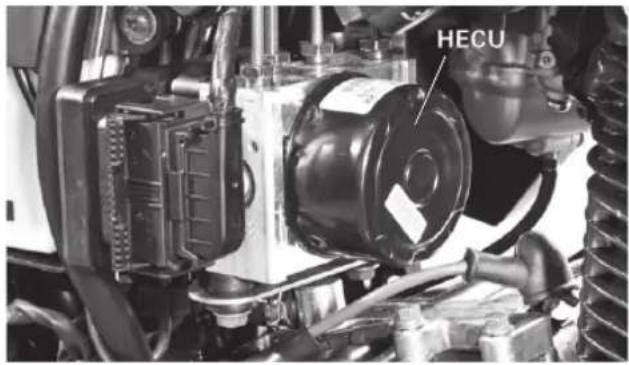 TVS Apache RTR ABS (2015) - INTRODUCTION - 4