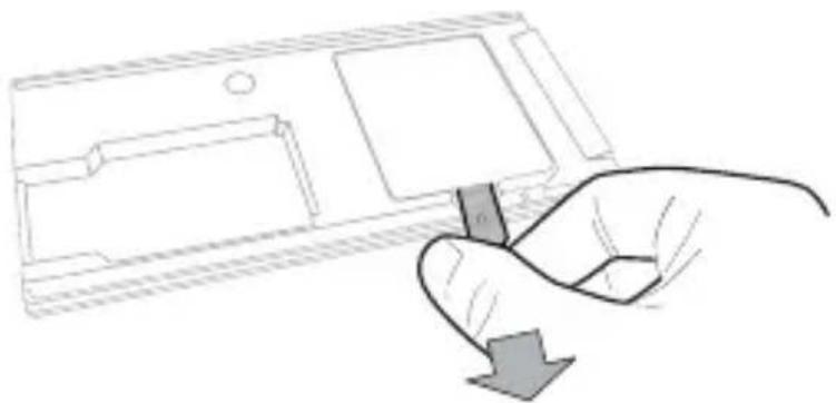 TARGUS AMP12US - Removing the Plastic Tab - 1