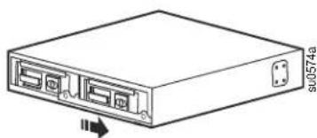 APC SMX040 - RISK OF FALLING EQUIPMENT - 1