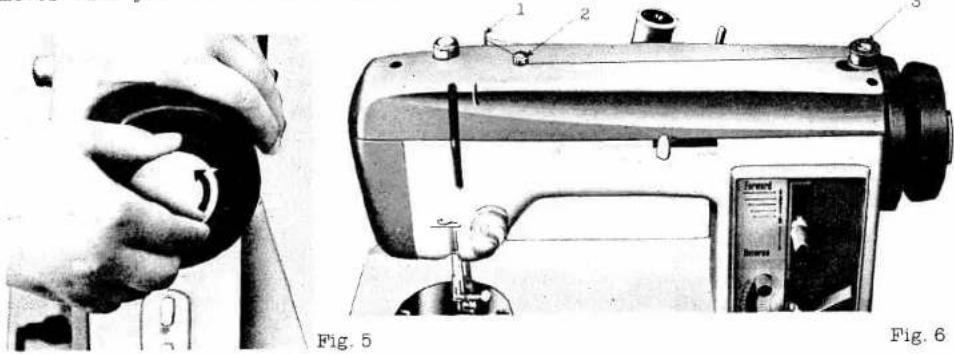 White W870 - WINDING THE BOBBIN - 1