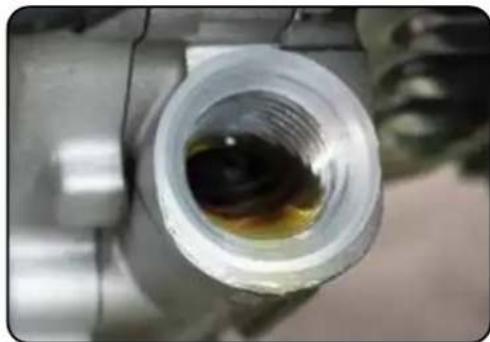 DuroMax XP702HP - Checking the Oil - 2
