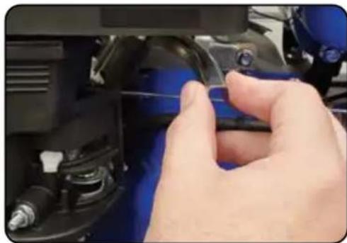 DuroMax XP702HP - Move choke lever ON - 1
