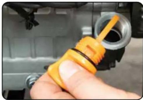 DuroMax XP702HP - Checking the Oil - 1