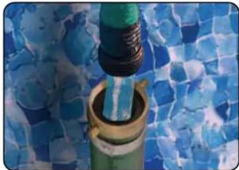 DuroMax XP702HP - Fill the priming port with water - 1