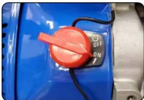 DuroMax XP702HP - Adjust the throttle lever - 1