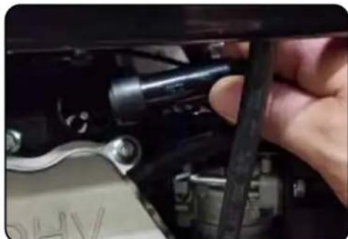 DuroStar DS5000X - Install spark plug - 1