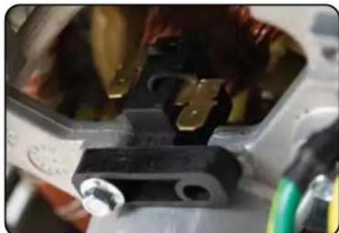 DuroStar DS5000X - Remove bolt from brush - 1