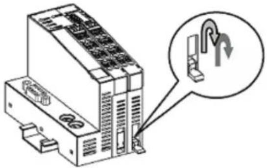Moxa NA-4010 - Removing I/O Modules from a DIN-Rail - 1