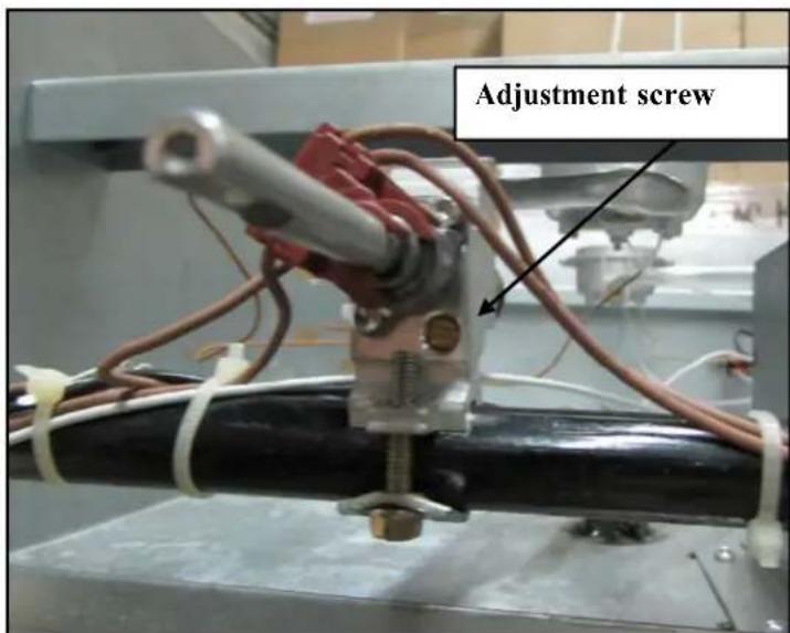 Adjustment screw