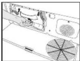 GRUNDIG GTP59233W - Καθαρισμός του συμπυκνωτή - 2