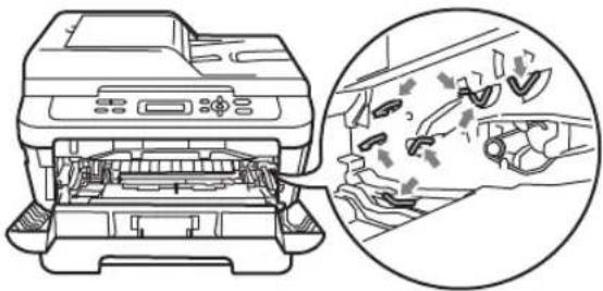 BROTHER DCP-7057W - Papier is vastgelopen aan de achterkant van de machine - 4