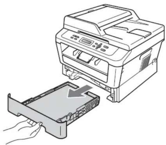 BROTHER DCP-7057W - Het papier is vastgelopen in de standaard papierlade - 1