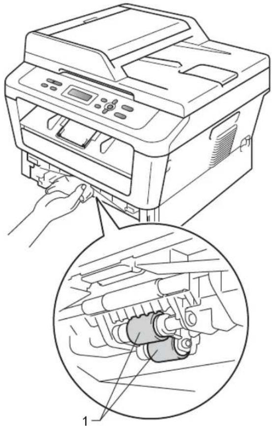 BROTHER DCP-7057W - Het schoonmaken van de papierpick-up rol - 3