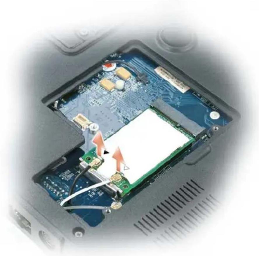 DELL Precision M6500 - Het beeldscherm verwijderen - 4
