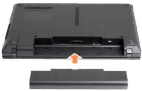 SAMSUNG NP300V5ZH - Installing/Removing the Battery - 2