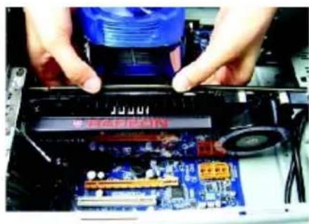 GIGABYTE GV-R487X2-2GH-B - 安裝新的顯示卡: - 1