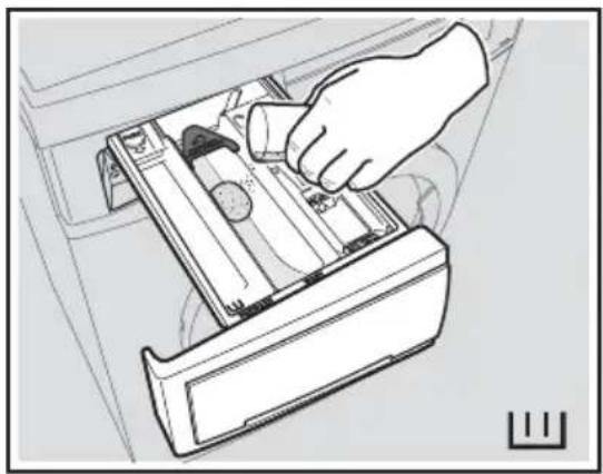 ELECTROLUX EWF10746 - i 使用液體洗滌劑時： - 1