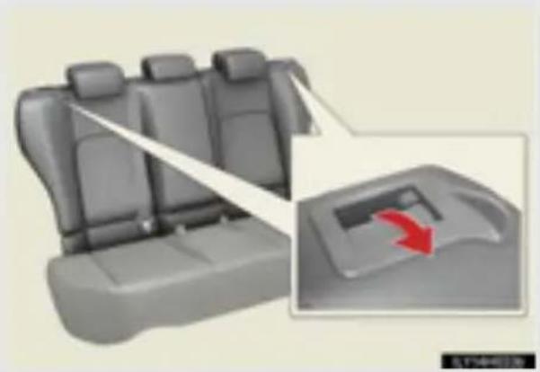 LEXUS CT 200h (2010) - 1-4. Regulējamās komponentes (sēdeklī, spoguļi, stūre) Aizmugures sēdeklī - 1