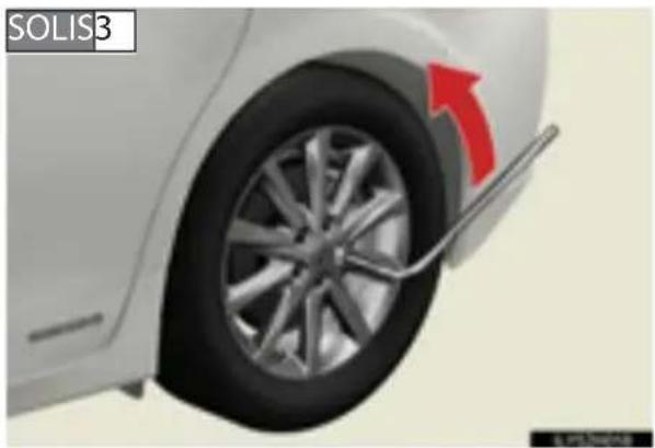 LEXUS CT 200h (2010) - Pārdurtas riepas maiņa - 3