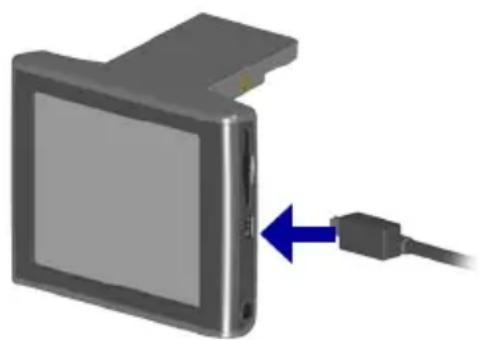 GARMIN Car charger - Stap 1: Plaats een SD-kaart (optioneel) - 2