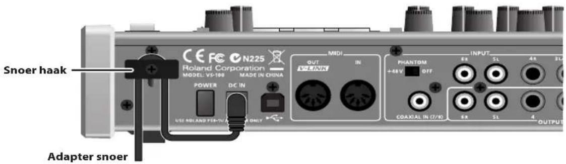 Snoer haak Roland Corporation MODEL: V5-100 MADE IN CHINA POWER DC IN USE ROLAND FEB-1U ONLY MIDI IN OUT V LINK PHANTOM +48V OFF COAXIAL IN (7/8) 6K 5L 4K 3L INPUT OUTPUT Adapter snoer